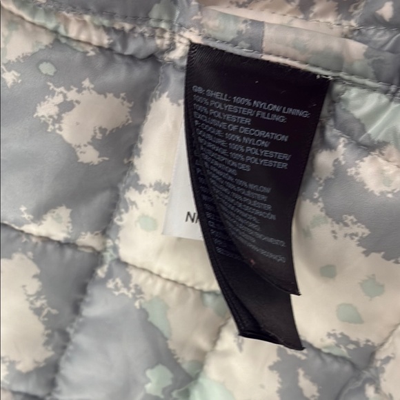 The North Face Sage Quilted Puffer Vest - Picture 4 of 4